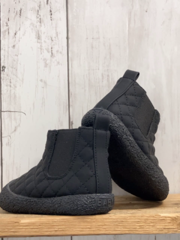 neu  Boots  Gr. 18  schwarz Gesteppt 