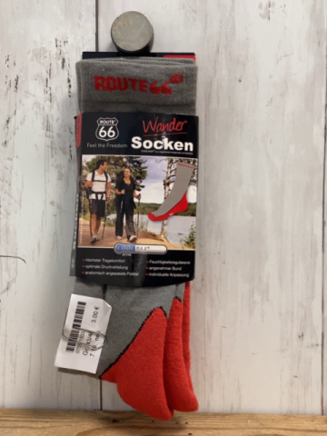 neu  Socken  Gr. 43/46  rot grau 