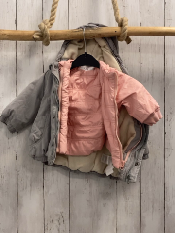 2tlg Vertbaudet  Jacke mit Innenjacke  Gr. 74  hellgrau + rosa 