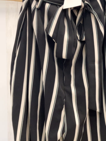 neu H&M Hose Gr. 44  schwarz weiß grün Streifen Gürtelband NP 19,99€