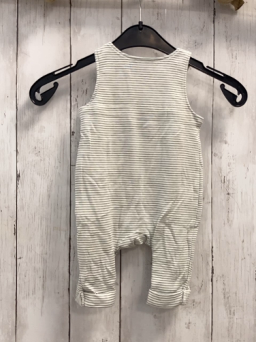 H&M  Latzhose  Gr. 62  weiß oliv Streifen Brusttasche mit Bärenkopf 
