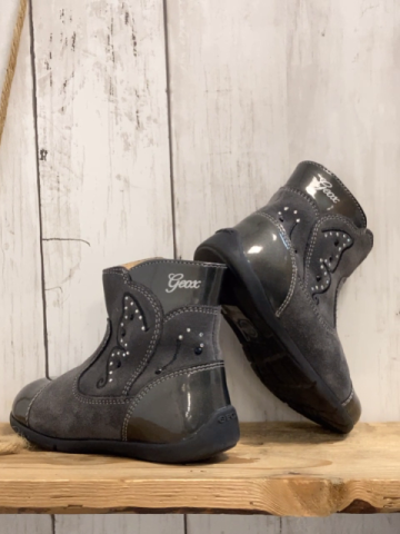 Geox  Boots  Gr. 23  grau mit glänzender Kappe + Ferse 