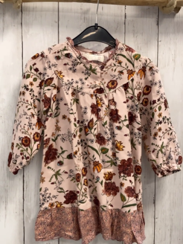 Zara  Kleid  Gr. 104  lachs Blumen 