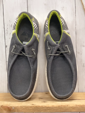 neu Venice  Schuhe  Gr. 41  grau mit weiß mit grauen Blättern hellgüne Nähte weiße Sohle 