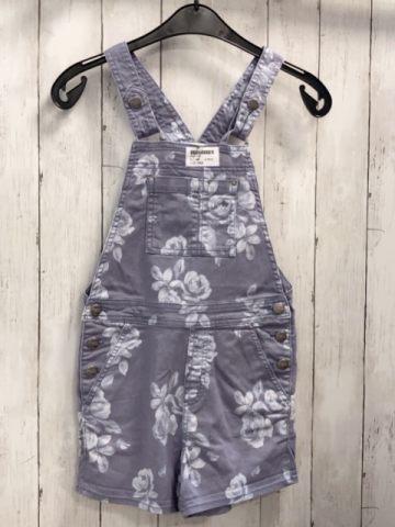 H&M  Latzshorts  Gr. 134  hellgrau weiße Blüten + Blätter 