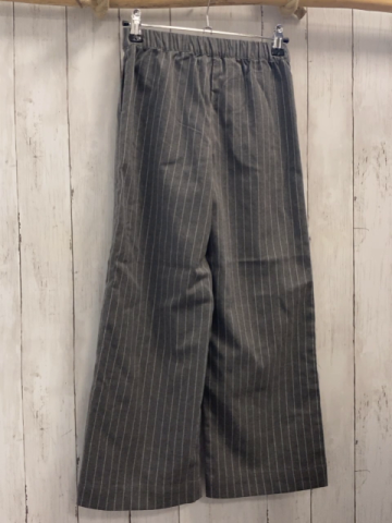  Hose Gr. 134  grau weiße Streifen
