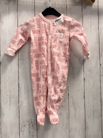 DKNY Schlafanzug Gr. 74  rosa Schrift