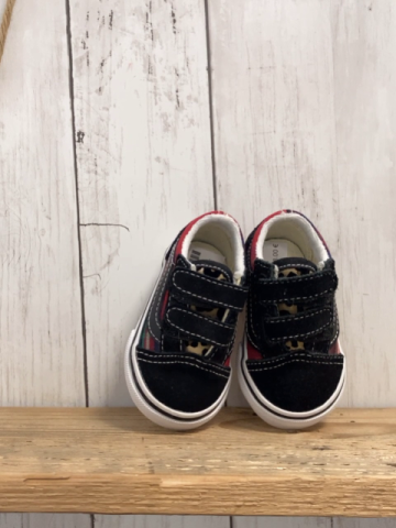 Vans  Schuhe  Gr. 17  schwarz roter Bund weiße Nähte + Sohle 