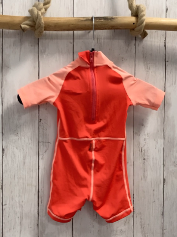   UV-Schutzoverall Gr. 68  hellrot rosa buntes Herz UPF 50 +