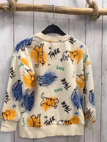 Sinsay Pullover Gr. 122  beige bunte Schrift Tiere