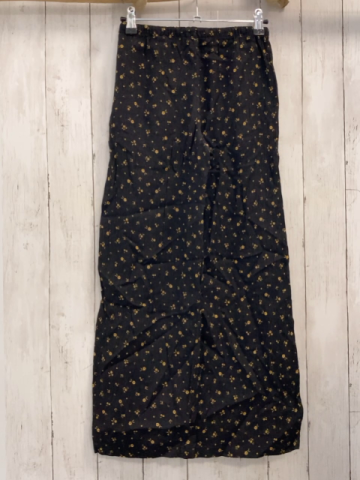 H&M  Hose  Gr. 140  schwarz Struktur mais Blumen 