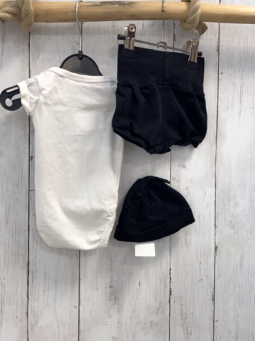 3tlg  Body Mütze + Shorts  Gr. 56  weiß schwarz Batman 