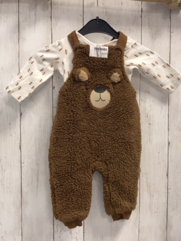2tlg Latzhose + Langarmbody  Gr. 68  braun Teddy Bärengesicht + weiß braune Tannen 
