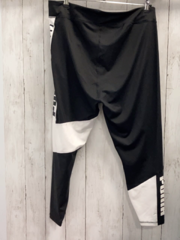 Puma  Sportleggings  Gr. XXL schwarz weiß mit Schrift 