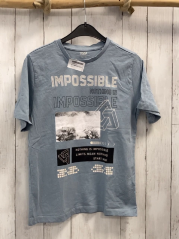   T-Shirt  Gr. 134/140  hellblau Schrift 