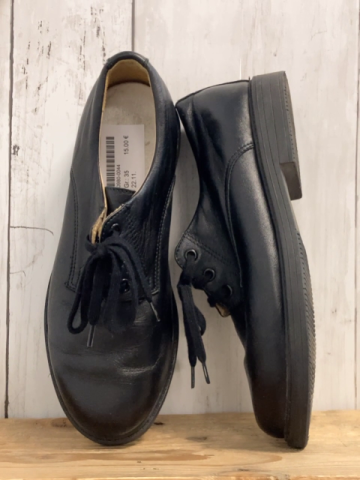  Schuhe  Gr. 35  schwarz 