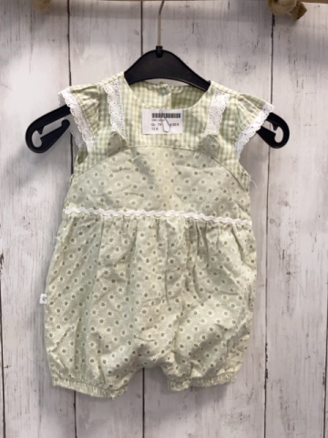   Playsuit Gr. 74  hellgrün weiß kariert + mint grün weiße Blumen 