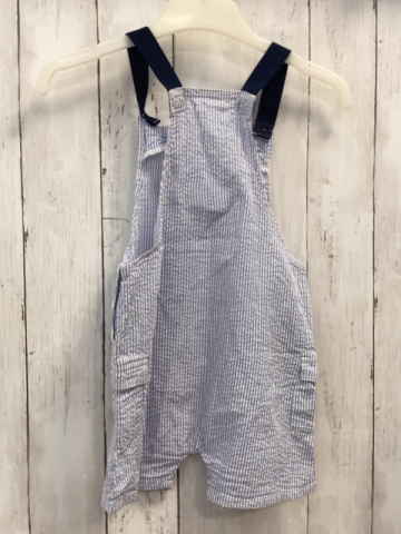 H&M  Latzshorts  Gr. 104  hellblau weiße Streifen dunkelblaue Träger 
