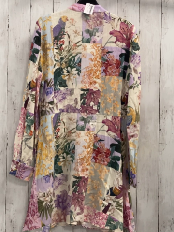Zara  Kleid Gr. M  weiß bunte Quadrate mit Blumen 
