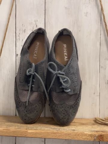 Pinkai Schuhe  Gr. 36  grau mit dicker gestreifter Sohle 
