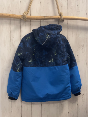 Kamik  Winterjacke  Gr. 140  blau hellblau + schwraz hellgrüner Druck hellgrüne Reißverschlüsse blaues Fleecefutter 