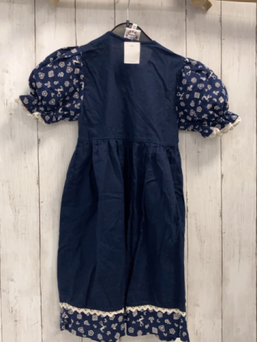 St. Peter Trachten  Kleid  Gr. 104  blau hellgrauer Druck mit Portemonnaie 