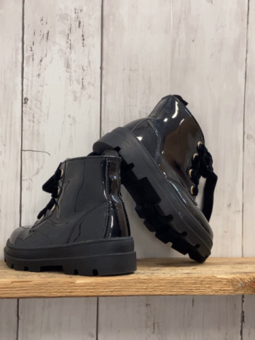 H&M  Boots  Gr. 24  schwarz Lack 