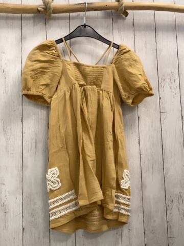 Zara  Kleid  Gr. 128  ocker + weiße Häkelpalmen 