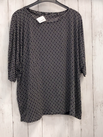 Zero  T-Shirt  Gr. 42  schwarz hellgraue Blumen 