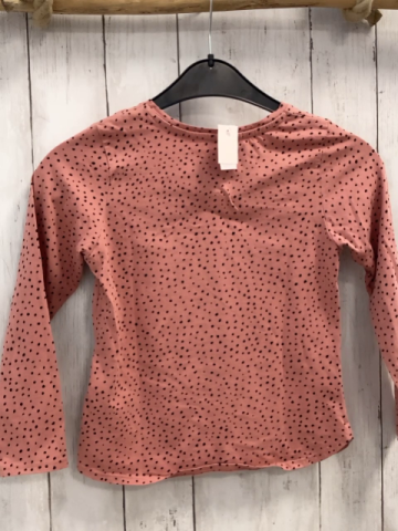 H&M Langarmshirt Gr. 122  beerenton schwarze Punkte Plüschschrift