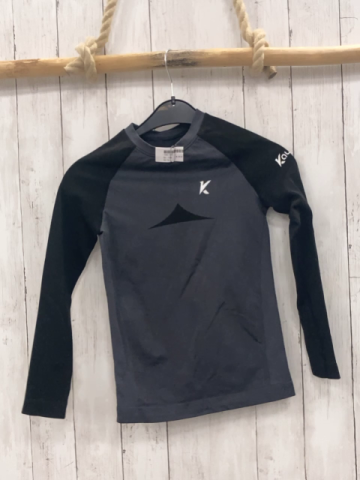  Sportshirt Gr. 134  grau schwarz