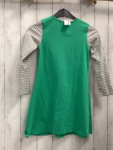   Kleid  Gr. 128  grün Taschen als Blumentöpfe mit bunten Blumen grau weiß gestreifte Ärmel 