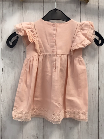 Zara  Kleid  Gr. 86  rosa Rippen Rüschen mit Häkelborte 