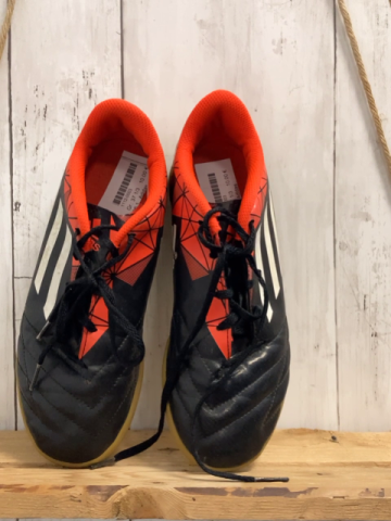 Adidas  Schuhe  Gr. 37 1/3    schwarz hellrot weiße Streifen 