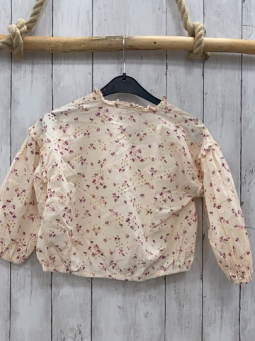 Zara  Bluse Gr. 122  heller lachston Blumen Rüschen Lochstickerei 