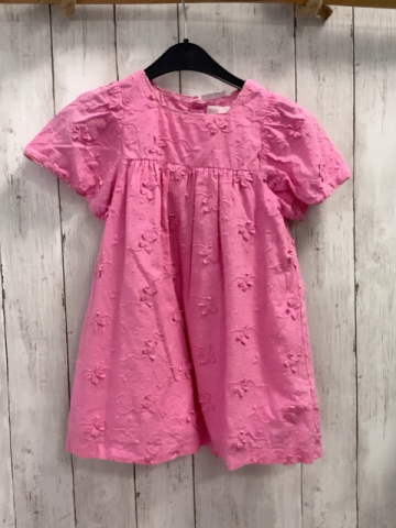 Zara  Kleid  Gr. 110  rosa Schmetterlinge Noppen 