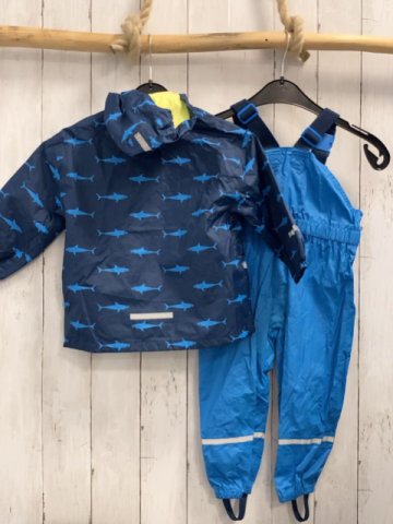 2tlg  Regenanzug  Gr. 86  blau hellblau mit Haien 