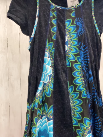 Desigual  Kleid  Gr. 158/164  schwarz petrol oliv bunter Druck mit Blättern 