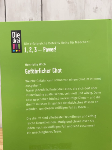 Die drei!!!  Buch Gefährlicher Chat 