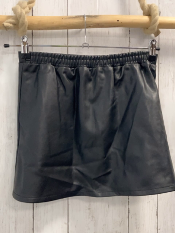  Rock Gr. 134/140  schwarz lederoptik Gummizugbund 