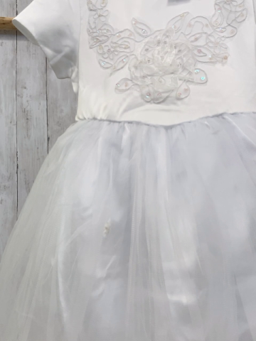 neu  Kleid  Gr. 128  weißes Oberteil mit Blumenstickerei + Pailetten 3 lagiger Tüllüberrock mit Rosetten 