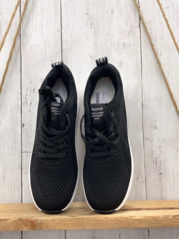 neu  Schuhe  Gr. 39  schwarz weiße dicke Sohle 