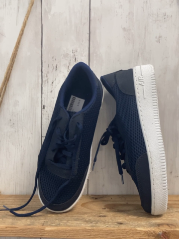 neu  Schuhe  Gr. 37  blau Lochmuster weiße Sohle 