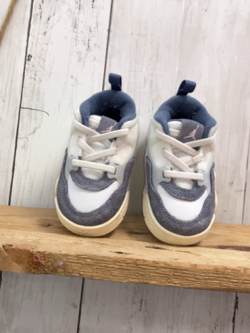 Nike  Schuhe  Gr. 21  weiß grau dunkelgrauer Bund 