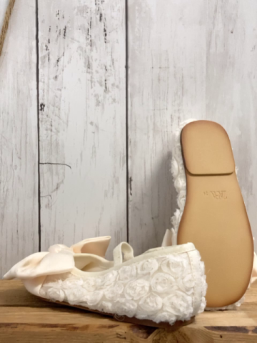 Zara  Schuhe Gr. 24  creme Rosetten Schleife 