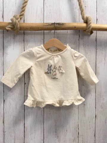 Next  Langarmshirt  Gr. 62  creme Hasen Rüschensaum 