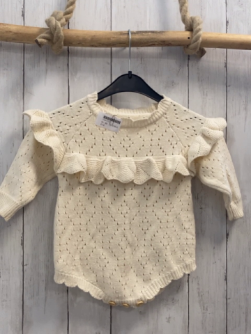  Playsuit Gr. 80  weiß Strick Lochmuster