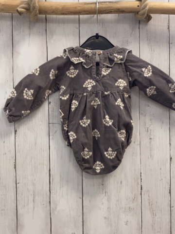  Bluse Gr. 62  grau Kord beige Blumen Bodyunterteil