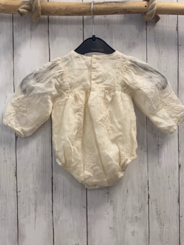 zara Bluse Gr. 62  creme Stickerei Bodyunterteil