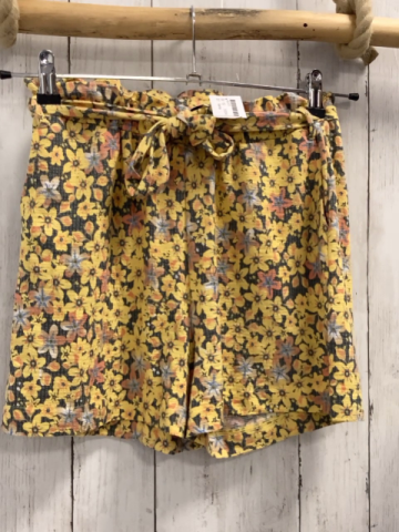 Garcia  Shorts  Gr. 152  grau gelb lachs hellblaue Blumen 